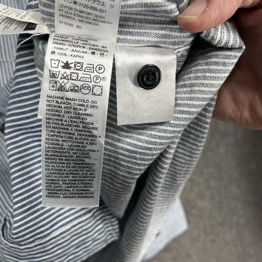 Levis levis shirt